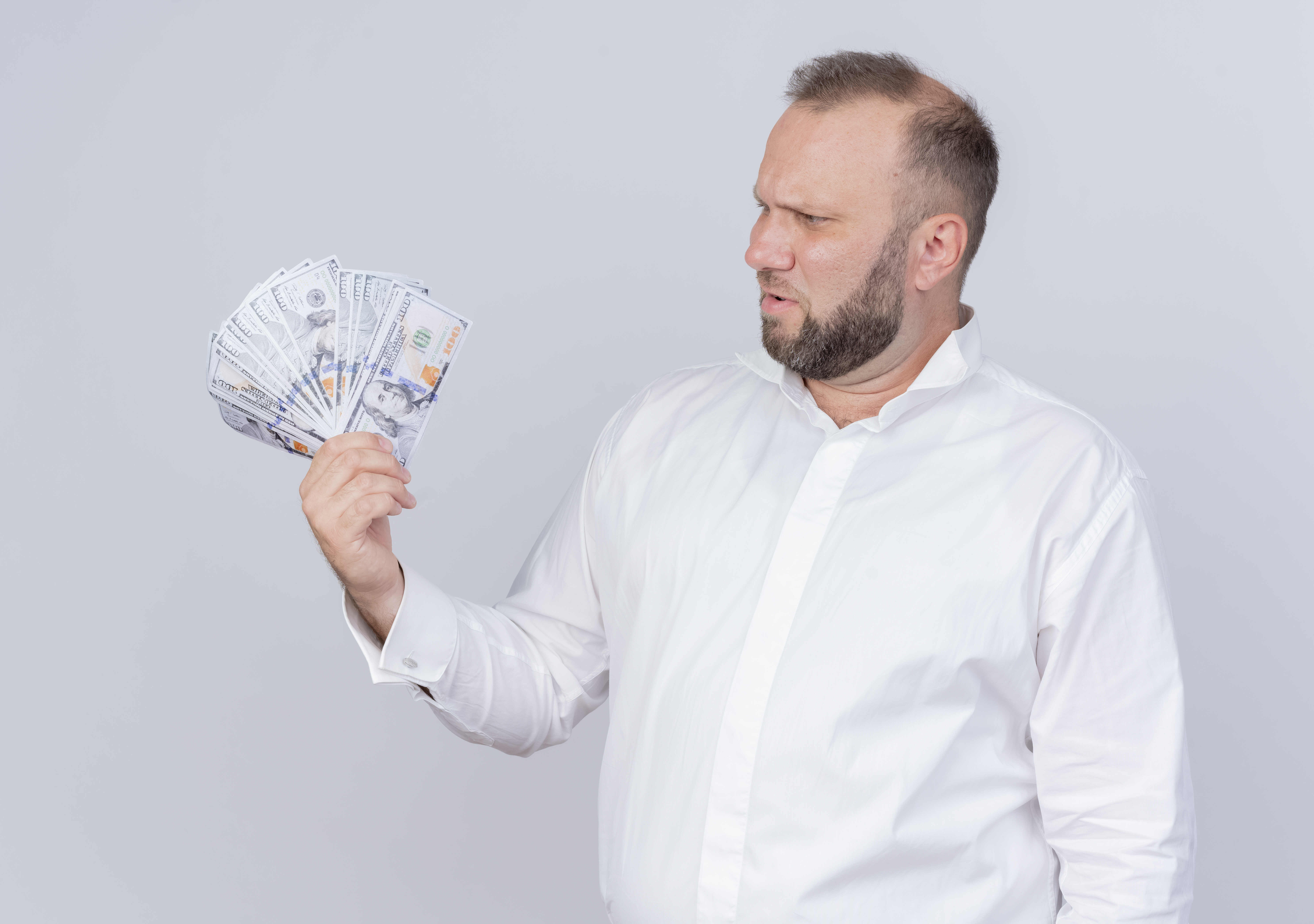 Фінансова подушка чи страховка: а чи потрібно обирати?